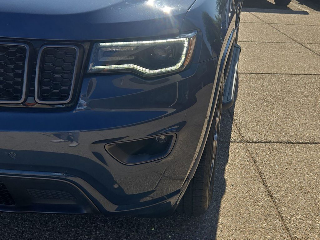 Thumbnail: 2021 Jeep Grand Cherokee - 24