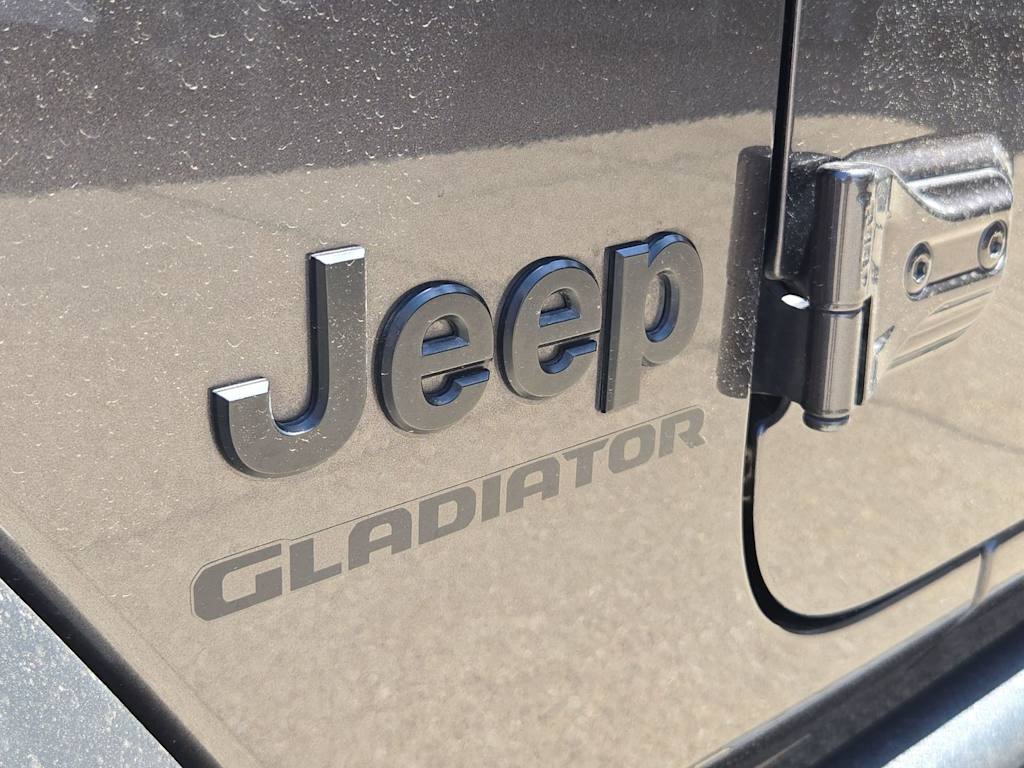 Thumbnail: 2020 Jeep Gladiator - 22