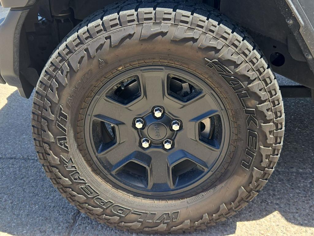 Thumbnail: 2020 Jeep Gladiator - 7