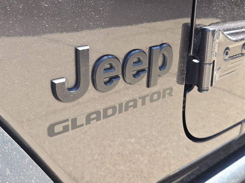 Thumbnail: 2020 Jeep Gladiator - 21