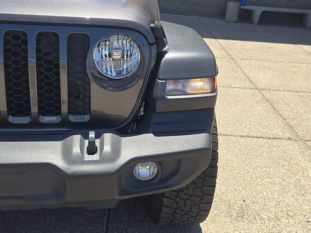 Thumbnail: 2020 Jeep Gladiator - 9