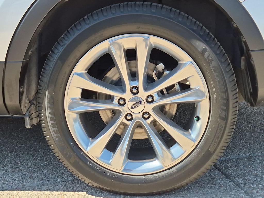 Thumbnail: 2018 Ford Explorer - 8