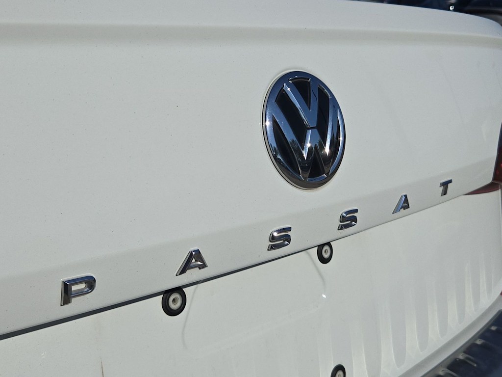 Thumbnail: 2021 Volkswagen Passat - 7