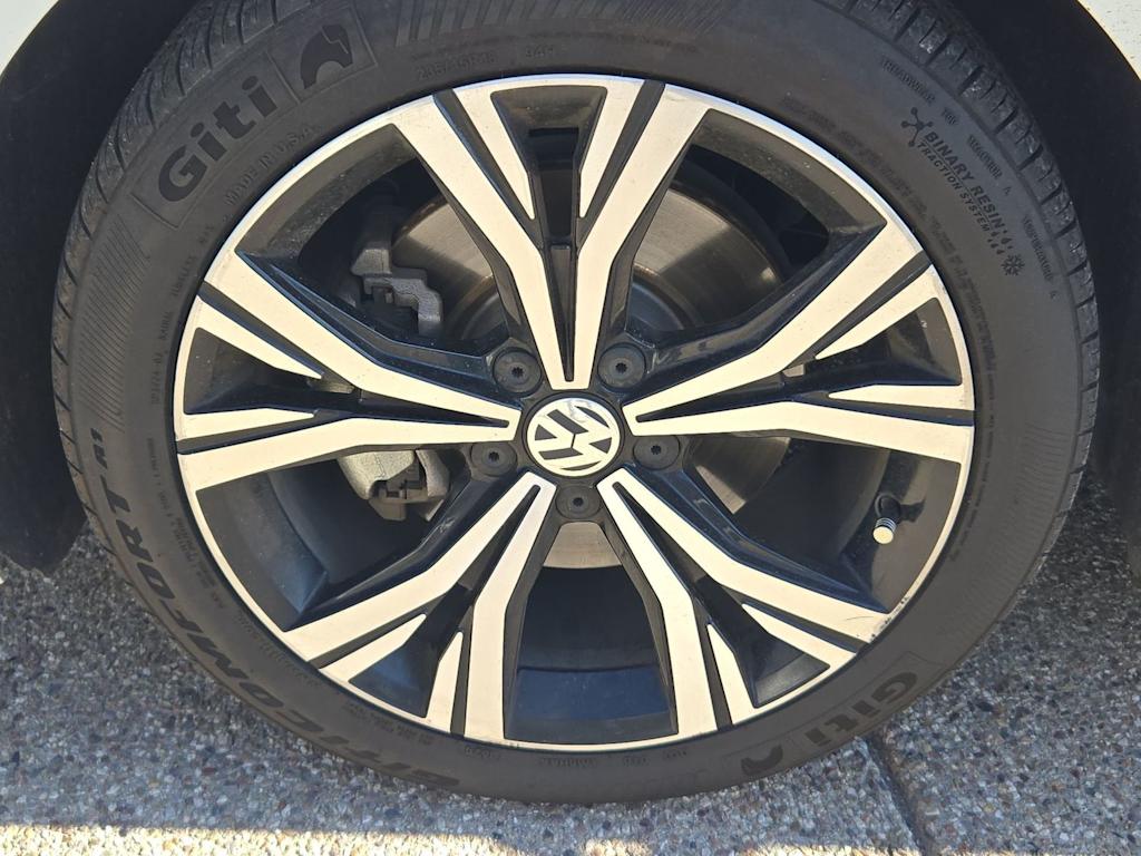 Thumbnail: 2021 Volkswagen Passat - 8