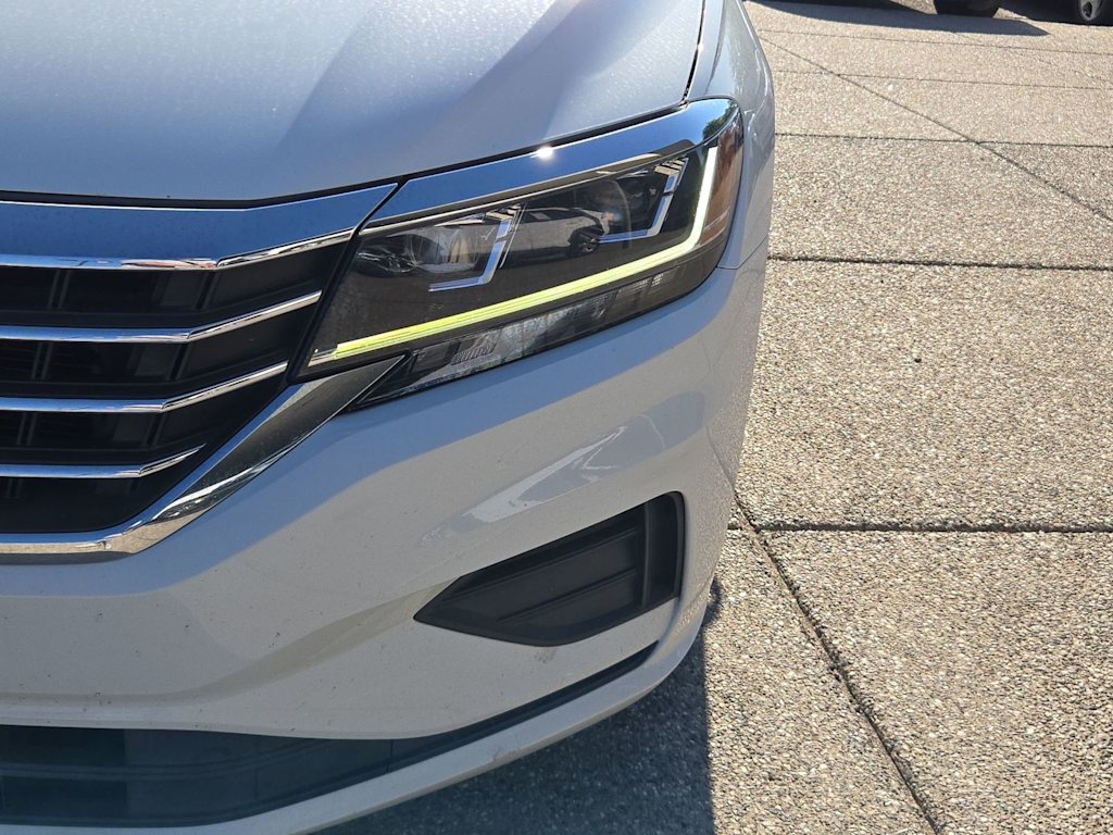 Thumbnail: 2021 Volkswagen Passat - 24