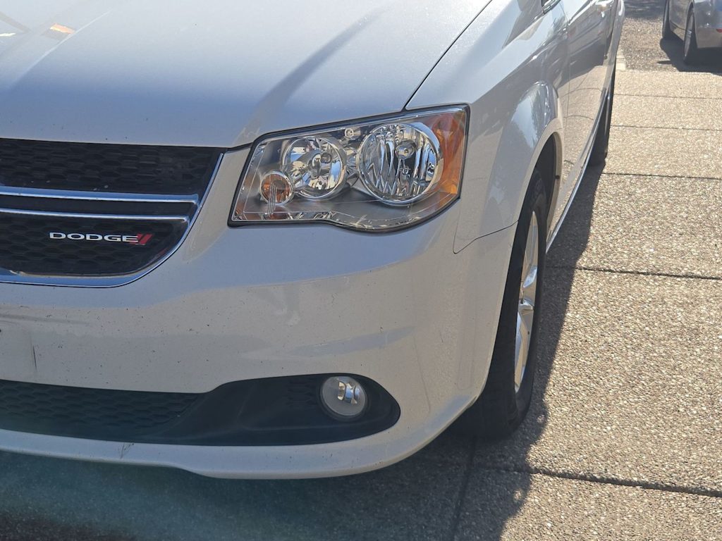 Thumbnail: 2018 Dodge Grand Caravan - 23