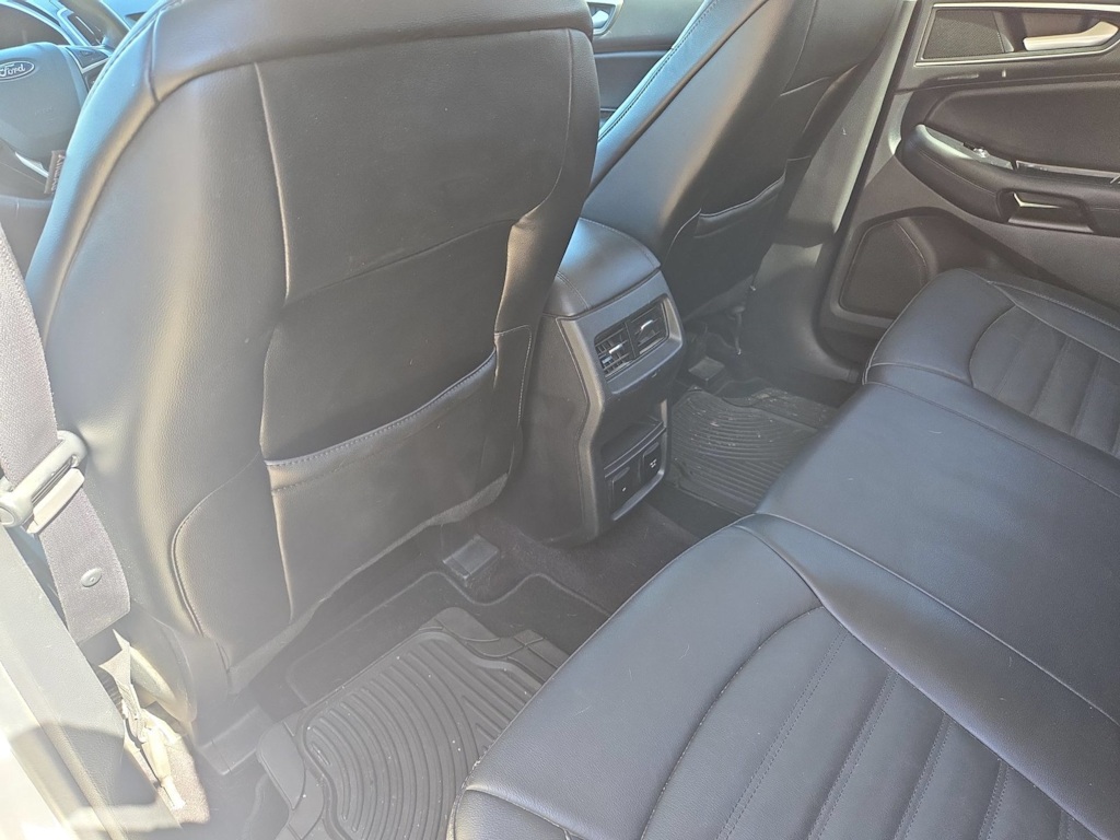 Thumbnail: 2016 Ford Edge - 12