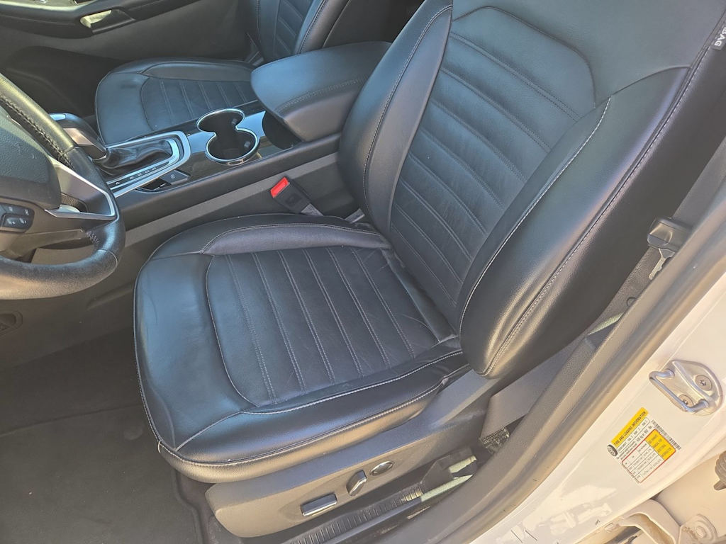 Thumbnail: 2016 Ford Edge - 10