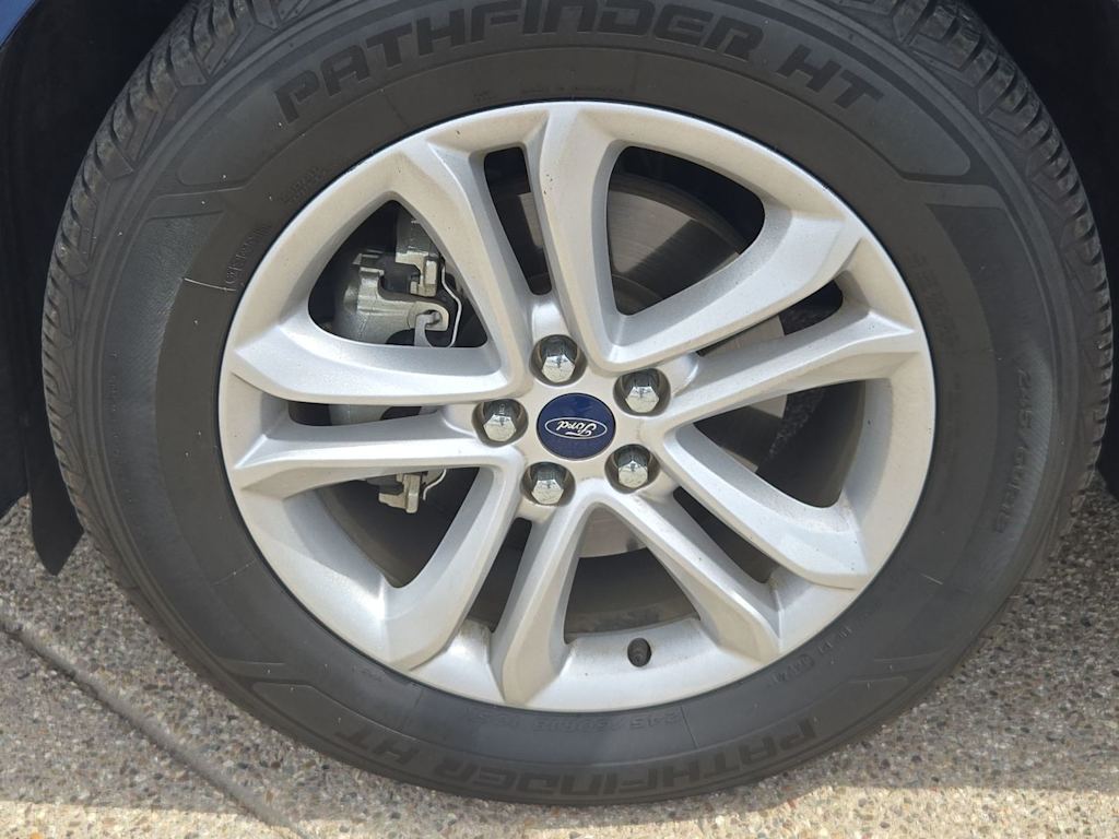 Thumbnail: 2020 Ford Edge - 8