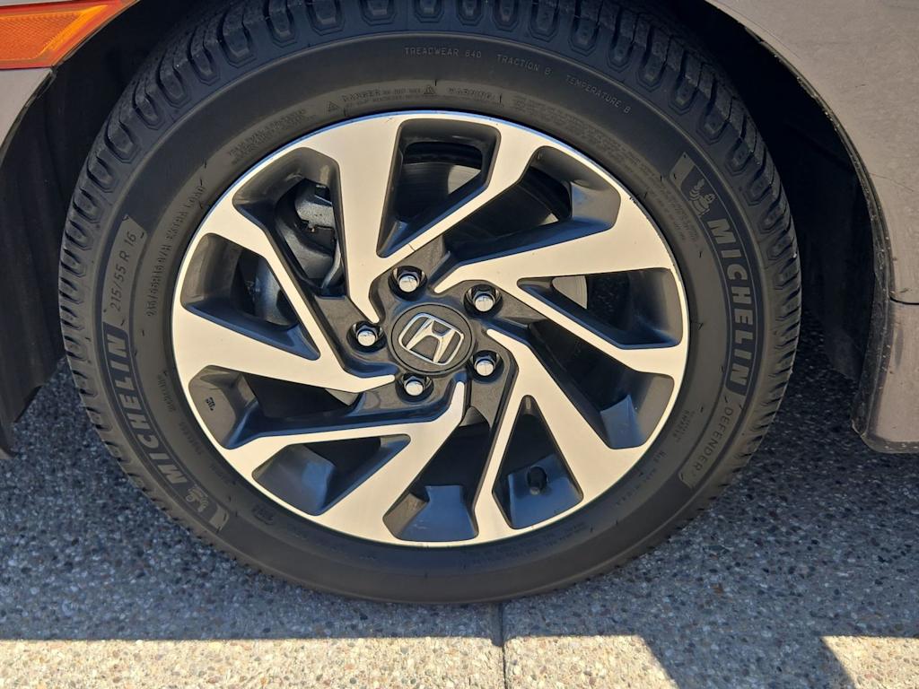 Thumbnail: 2016 Honda Civic - 8