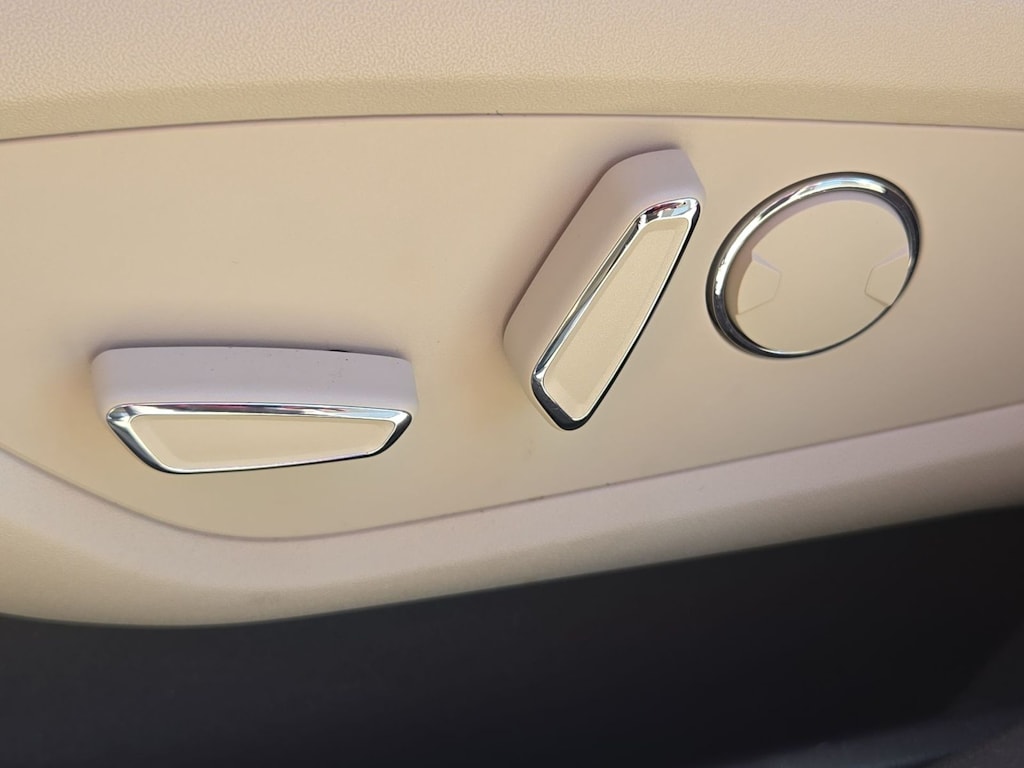 Thumbnail: 2018 Lincoln MKX - 25