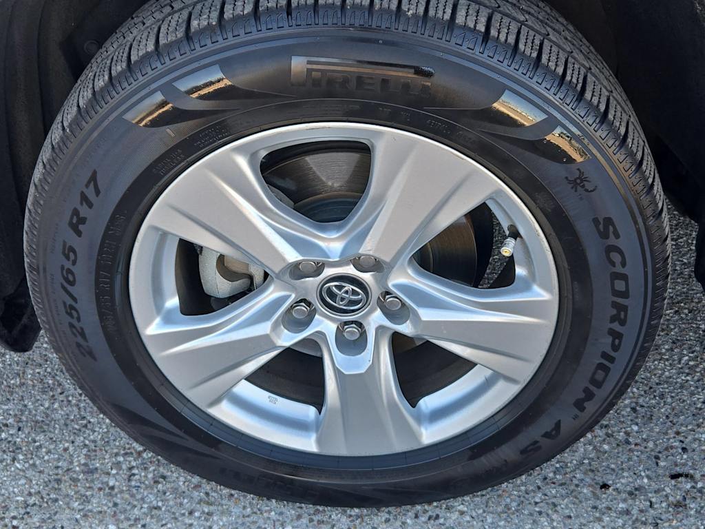 Thumbnail: 2020 Toyota RAV4 - 8