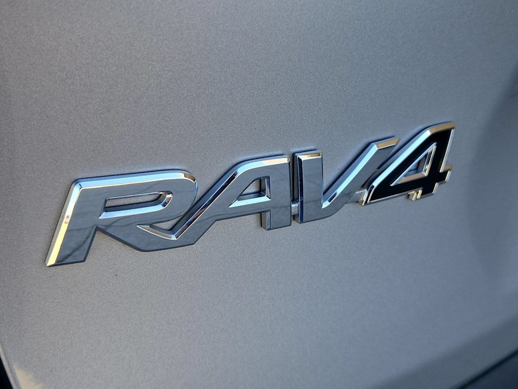 Thumbnail: 2020 Toyota RAV4 - 25