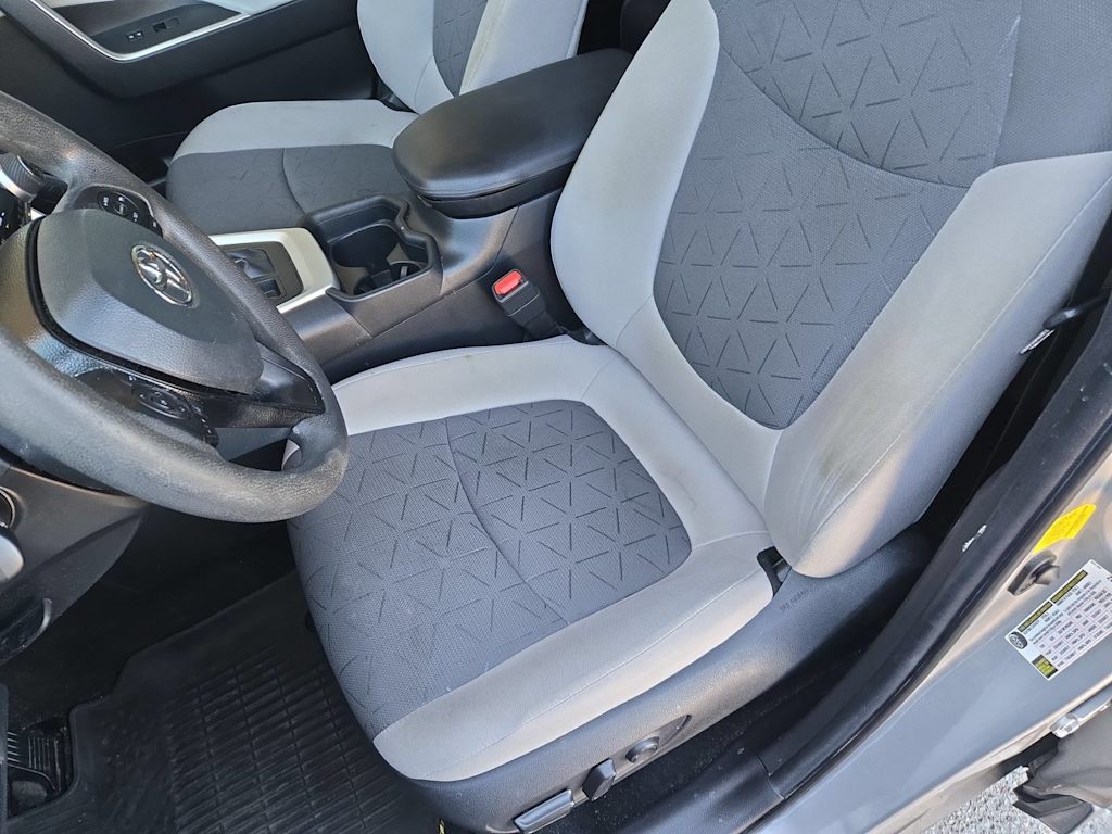 Thumbnail: 2020 Toyota RAV4 - 10