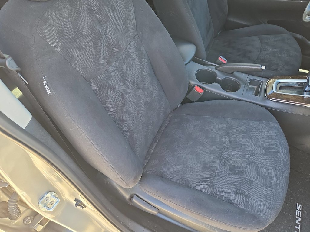 Thumbnail: 2013 Nissan Sentra - 10