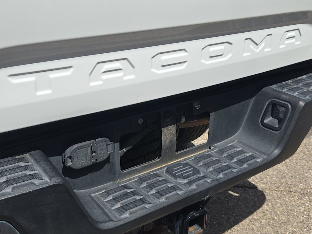Thumbnail: 2020 Toyota Tacoma - 25