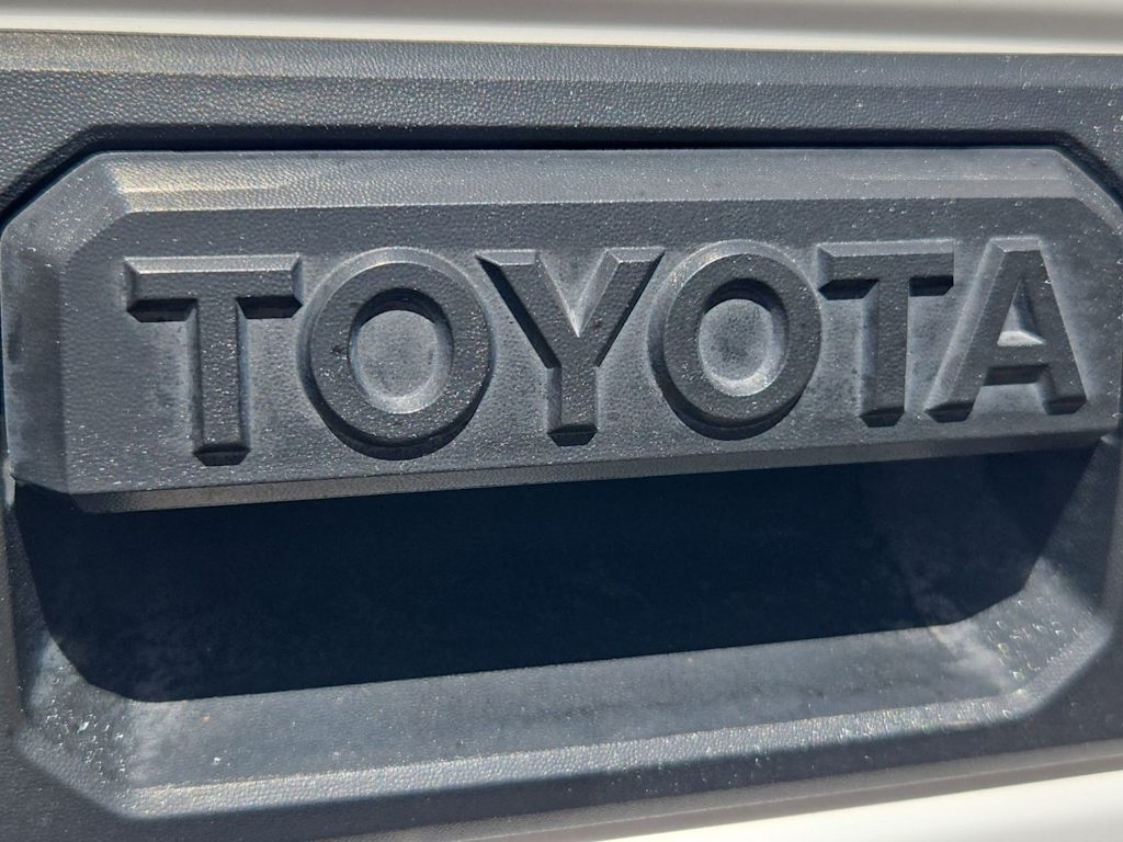 Thumbnail: 2020 Toyota Tacoma - 24
