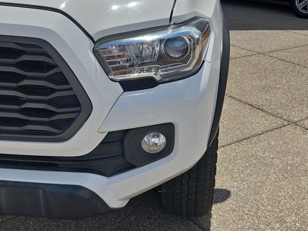 Thumbnail: 2020 Toyota Tacoma - 23