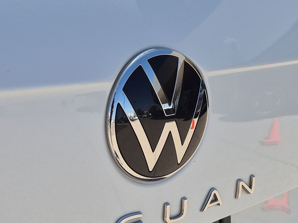 Thumbnail: 2022 Volkswagen Tiguan - 7