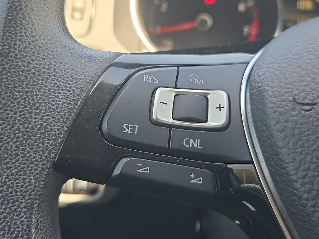 Thumbnail: 2015 Volkswagen Jetta - 27