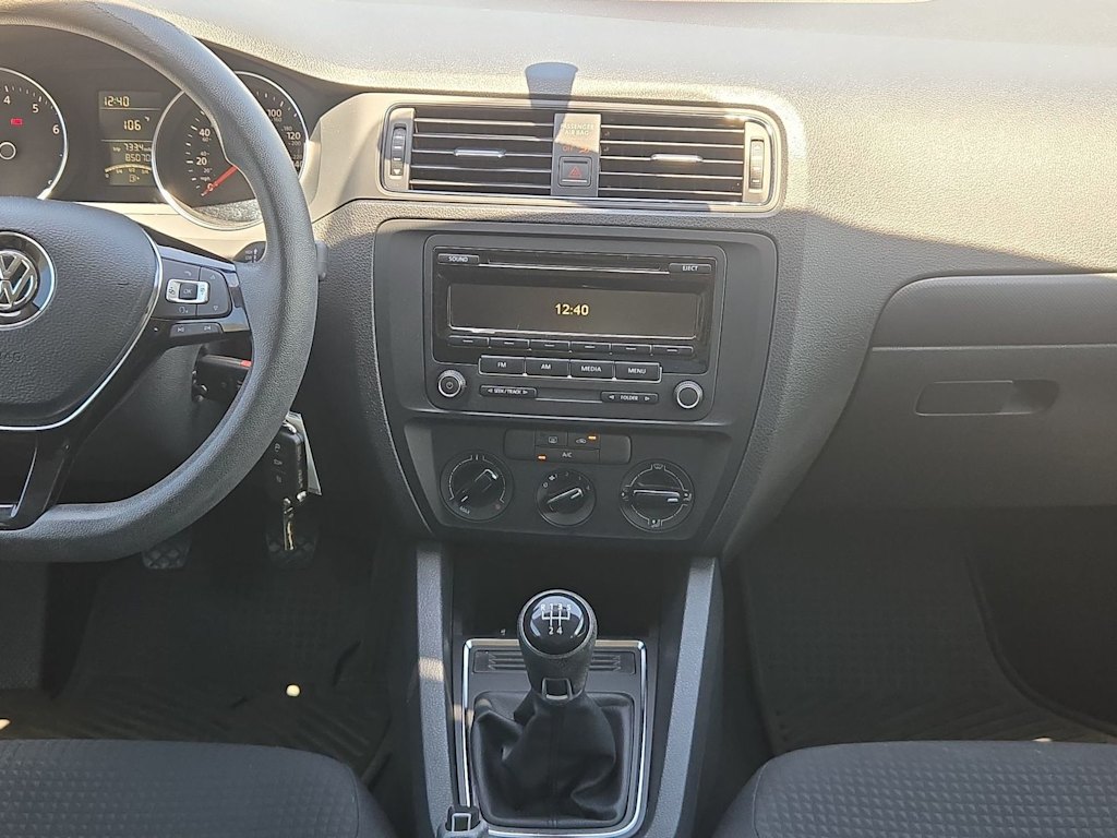 Thumbnail: 2015 Volkswagen Jetta - 13