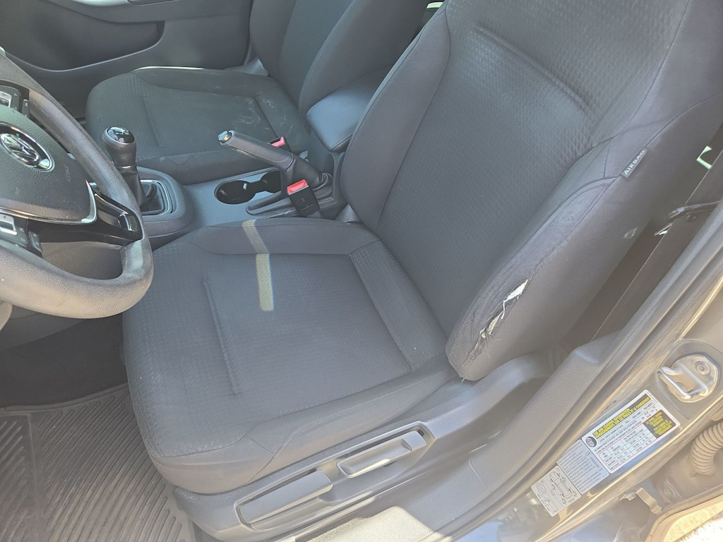 Thumbnail: 2015 Volkswagen Jetta - 9