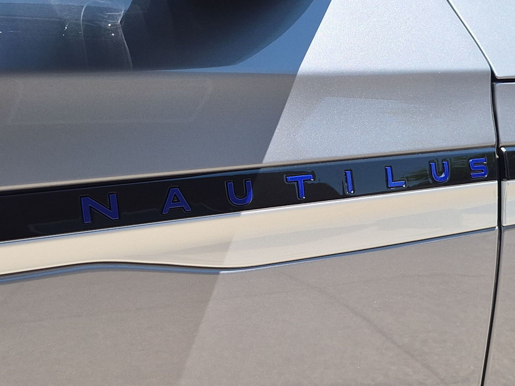 Thumbnail: 2024 Lincoln Nautilus - 6