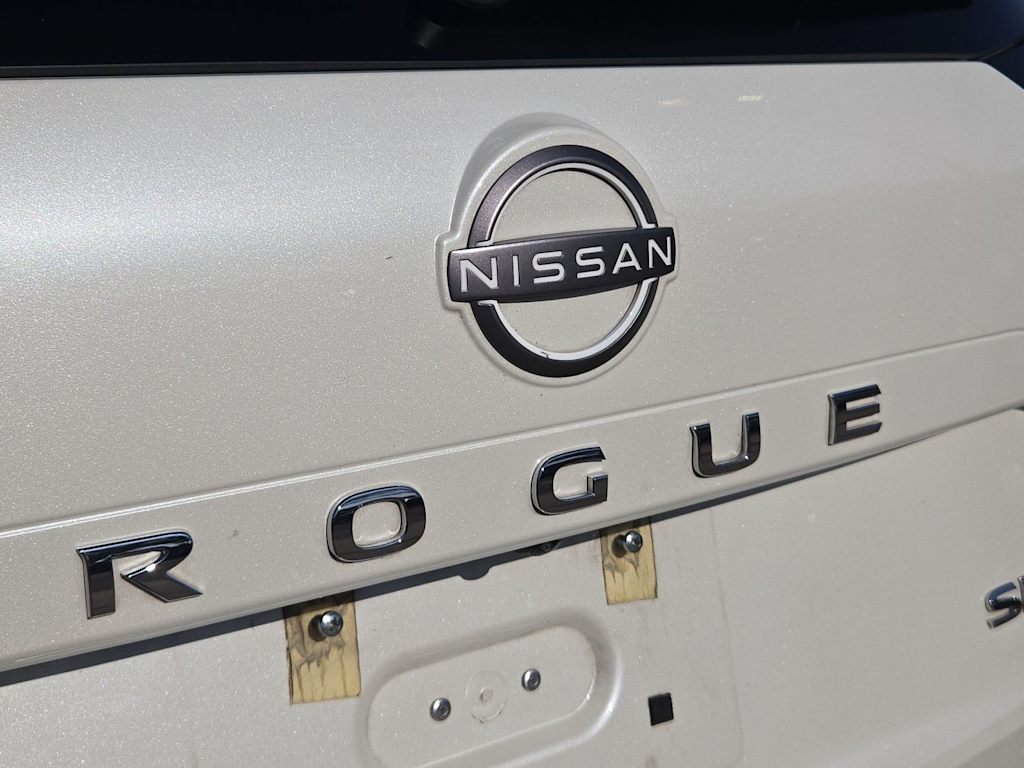 Thumbnail: 2023 Nissan Rogue - 25