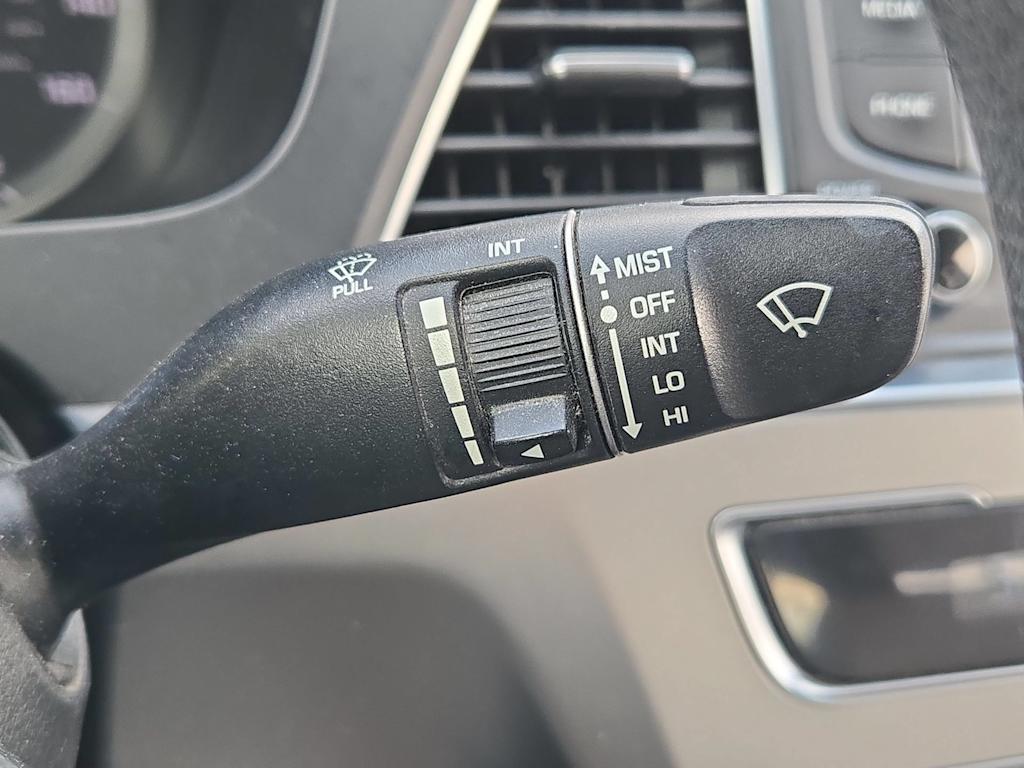 Thumbnail: 2015 Hyundai Sonata - 30