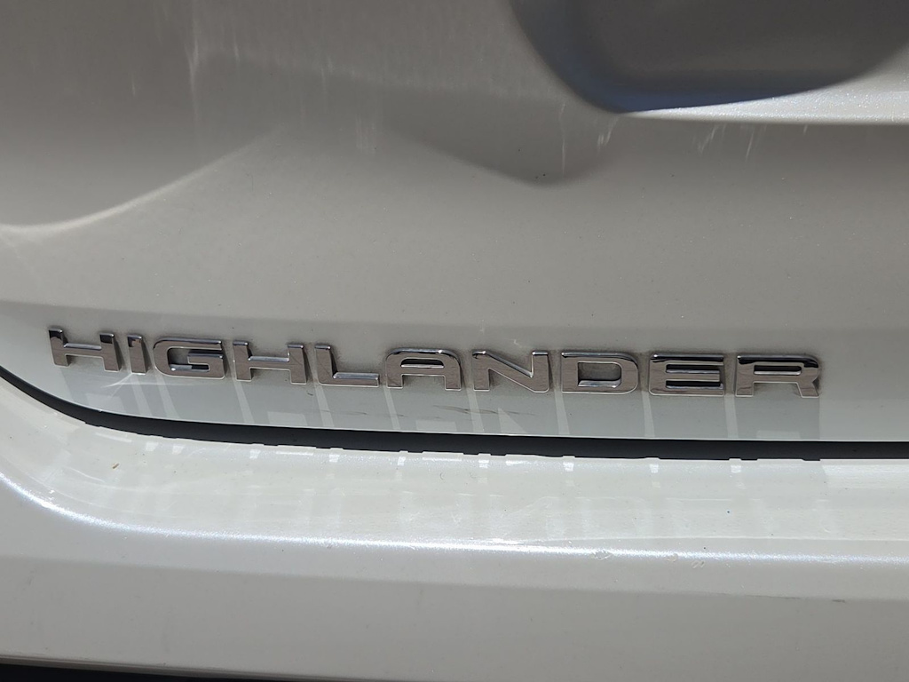 Thumbnail: 2021 Toyota Highlander - 22
