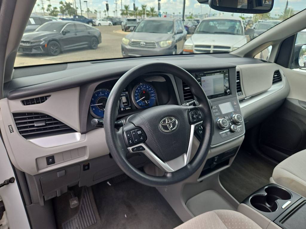 Thumbnail: 2018 Toyota Sienna - 2