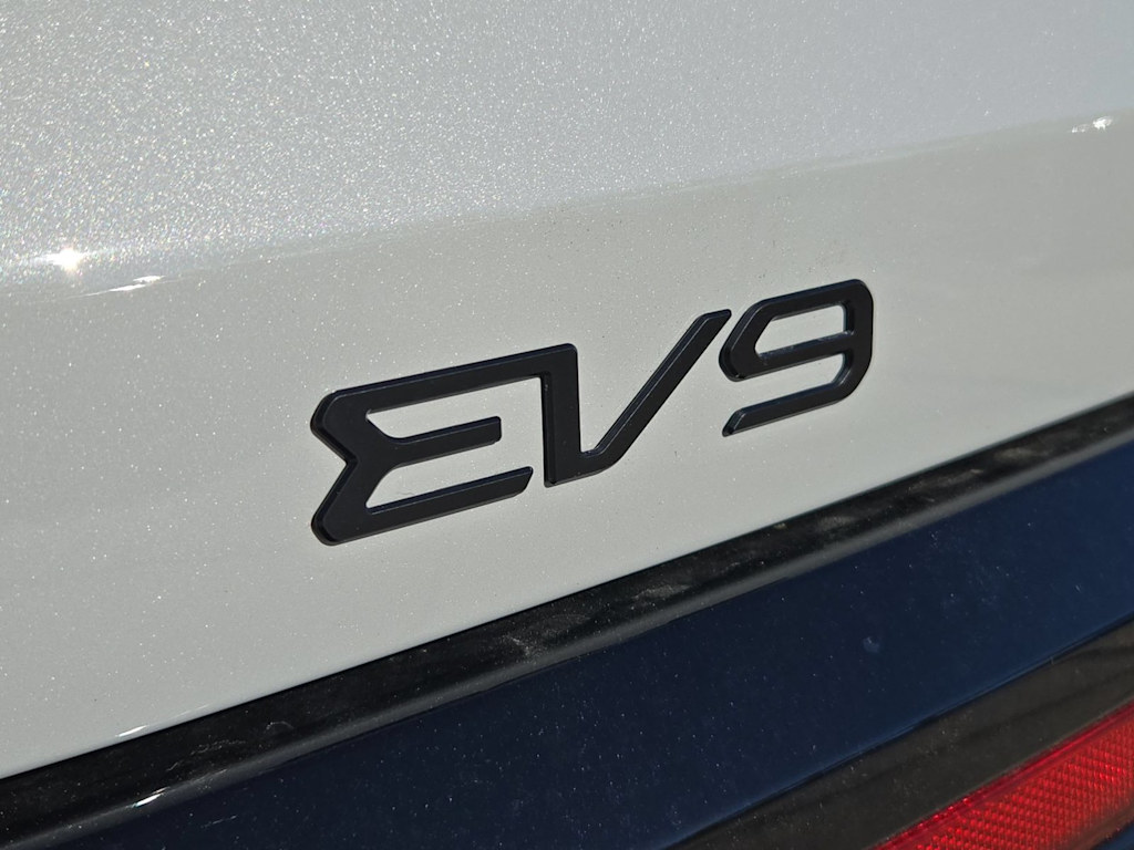 Thumbnail: 2026 Kia EV9 - 7