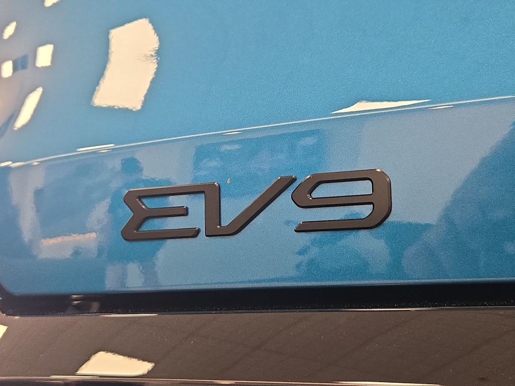 Thumbnail: 2026 Kia EV9 - 7