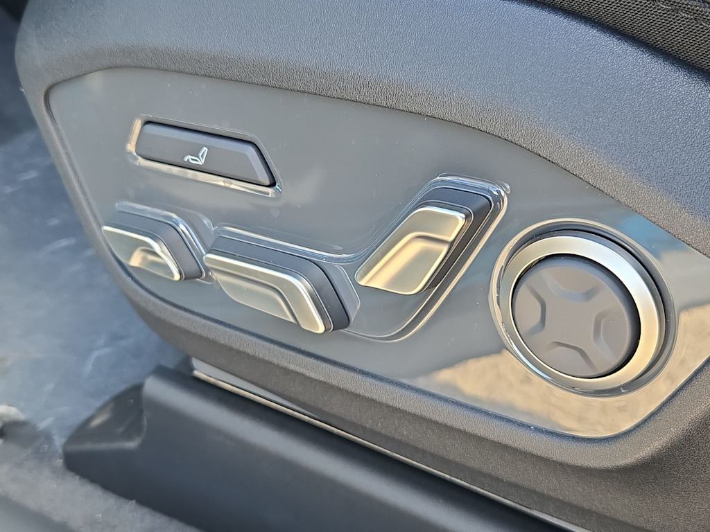 Thumbnail: 2026 Kia EV9 - 25