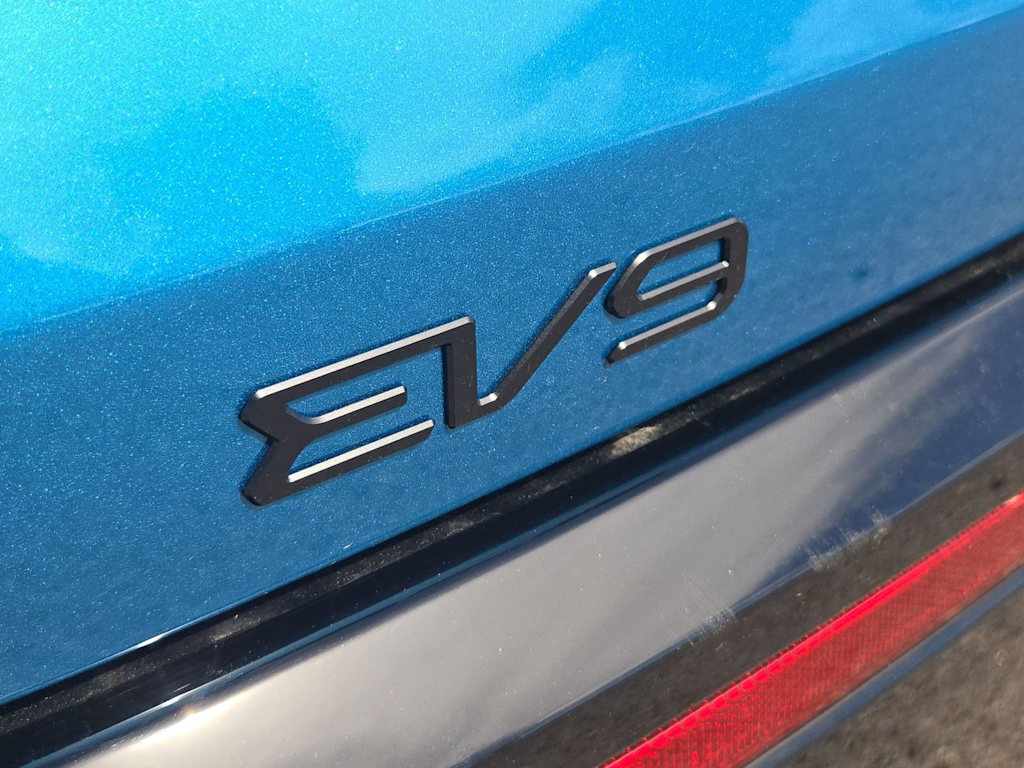 Thumbnail: 2026 Kia EV9 - 24
