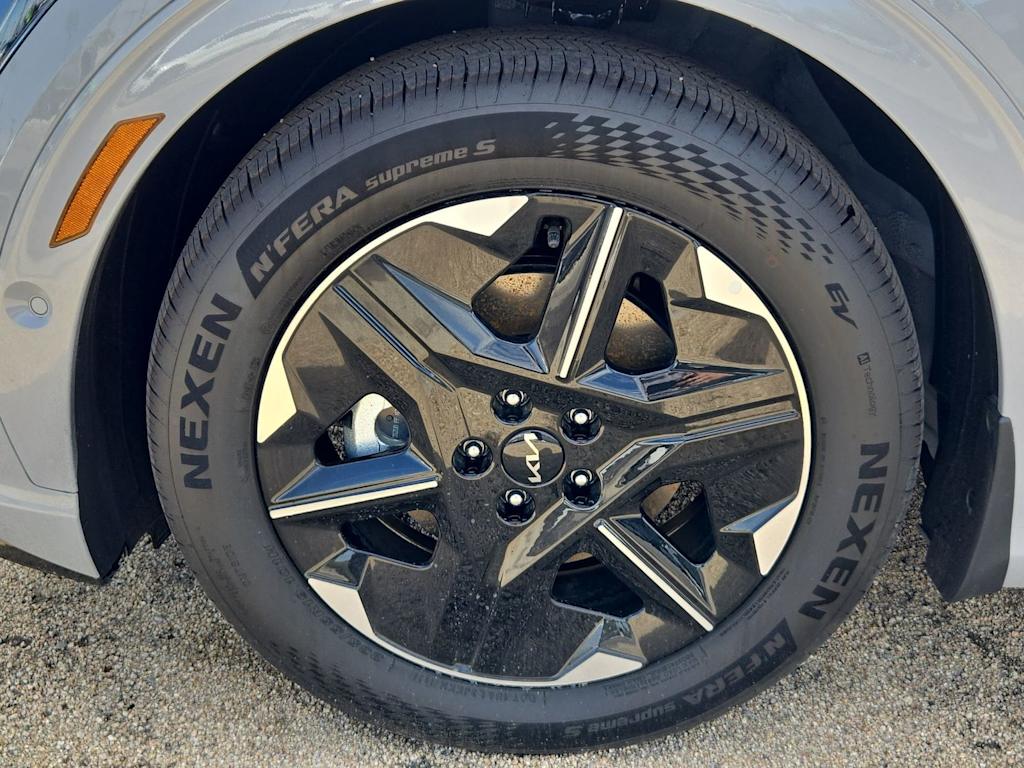 Thumbnail: 2026 Kia EV6 - 6