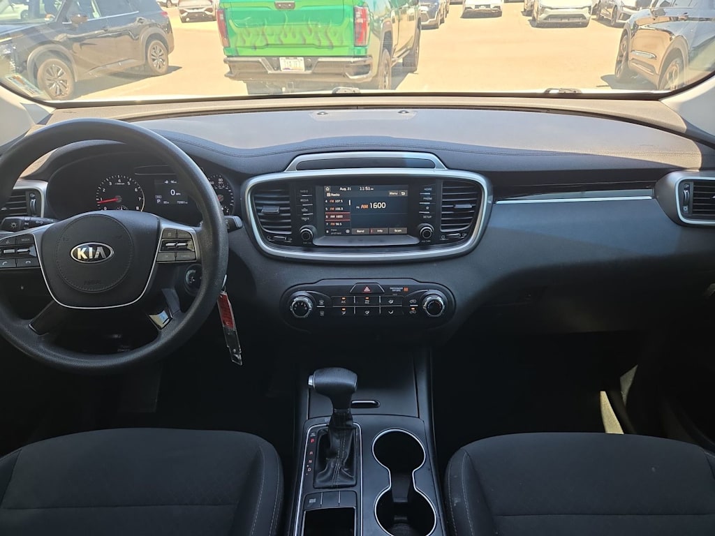 Thumbnail: 2019 Kia Sorento - 9