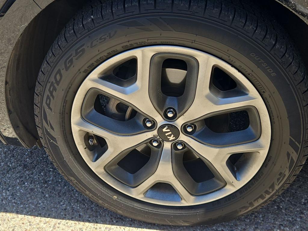 Thumbnail: 2020 Kia Sorento - 8