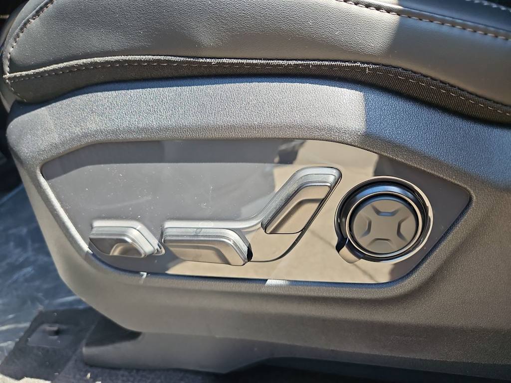 Thumbnail: 2027 Kia Telluride - 24