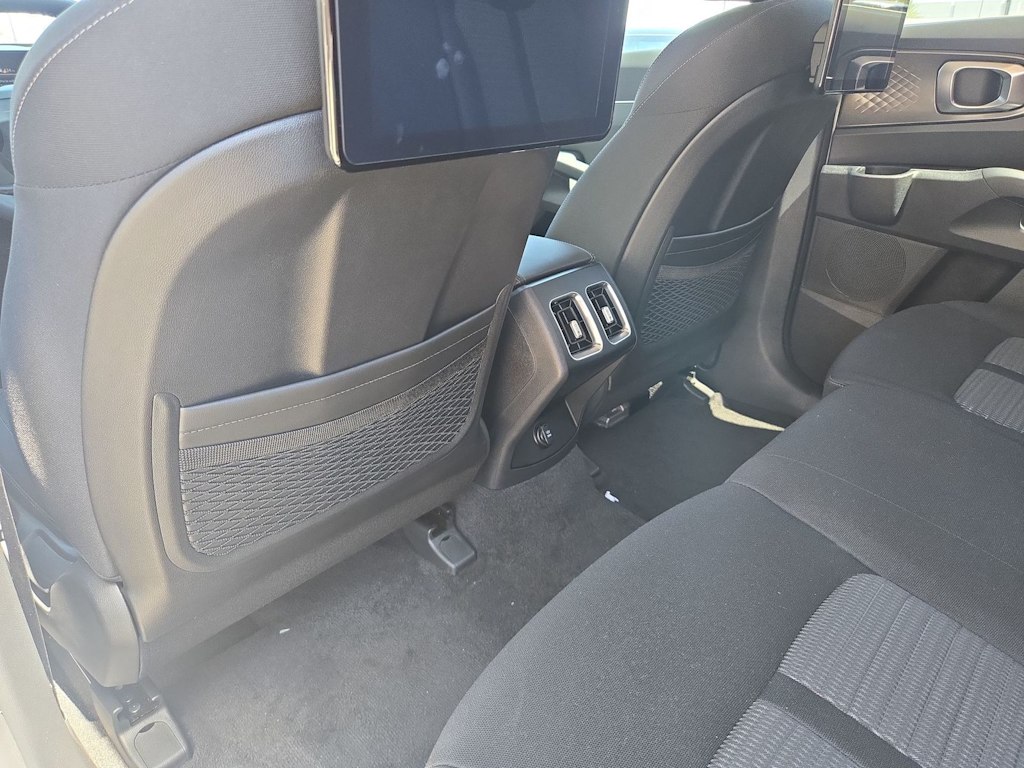 Thumbnail: 2026 Kia Sorento - 11