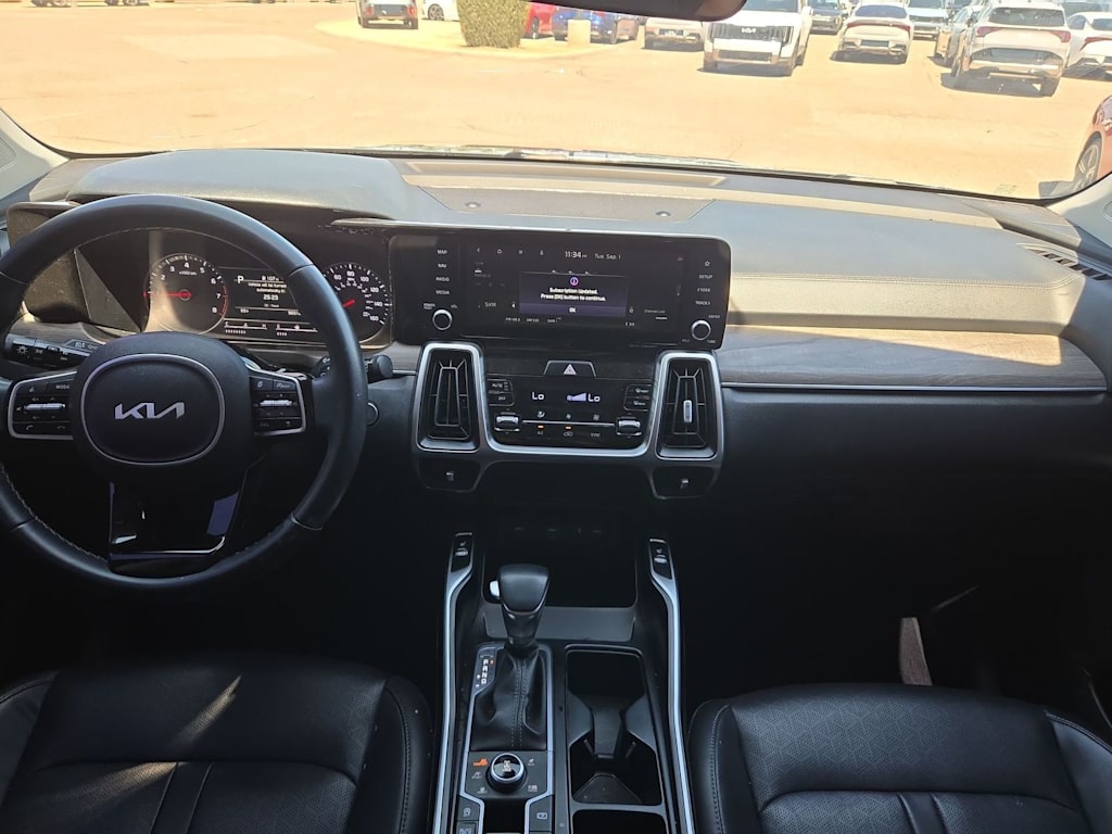 Thumbnail: 2022 Kia Sorento - 9