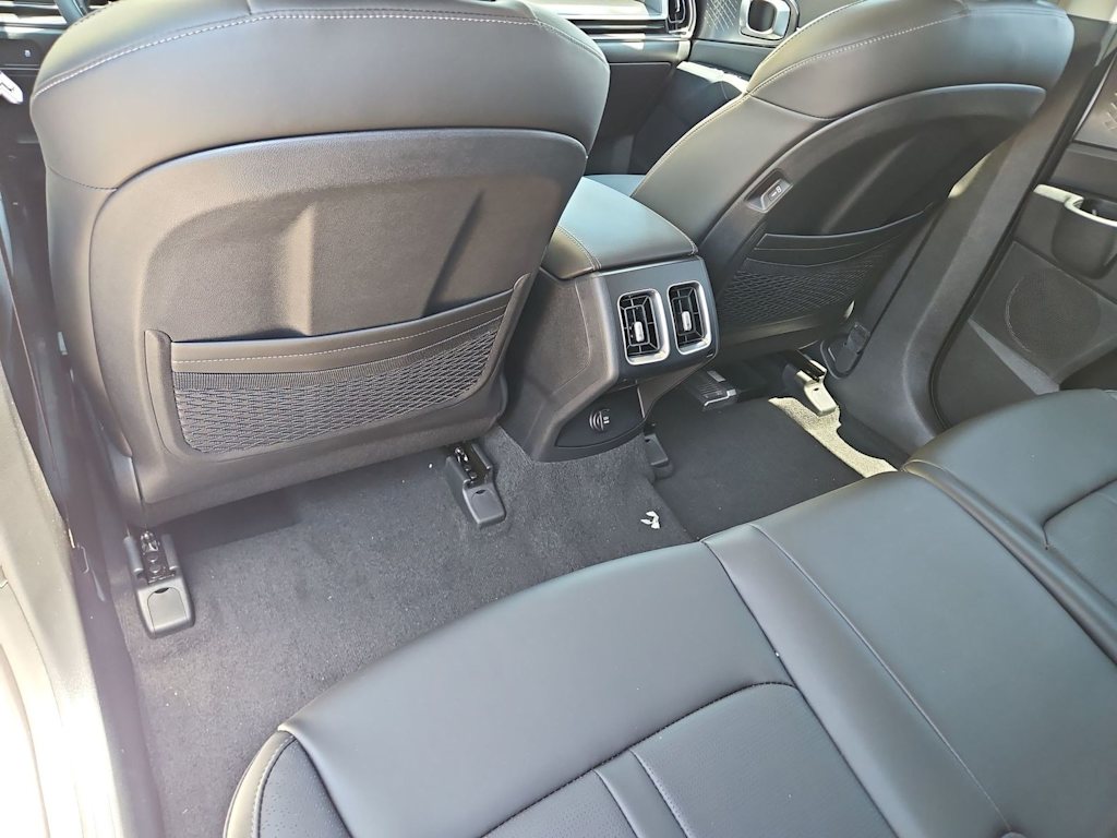Thumbnail: 2026 Kia Sorento - 13