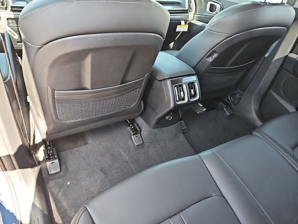 Thumbnail: 2026 Kia Sorento - 13