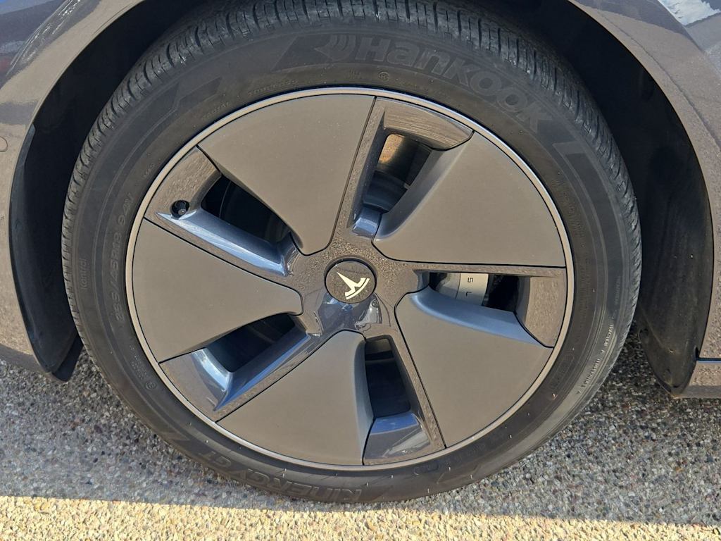 Thumbnail: 2022 Tesla Model 3 - 7