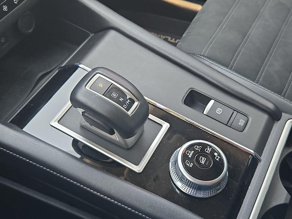 Thumbnail: 2022 Mitsubishi Outlander - 34