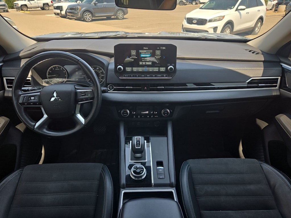 Thumbnail: 2022 Mitsubishi Outlander - 9