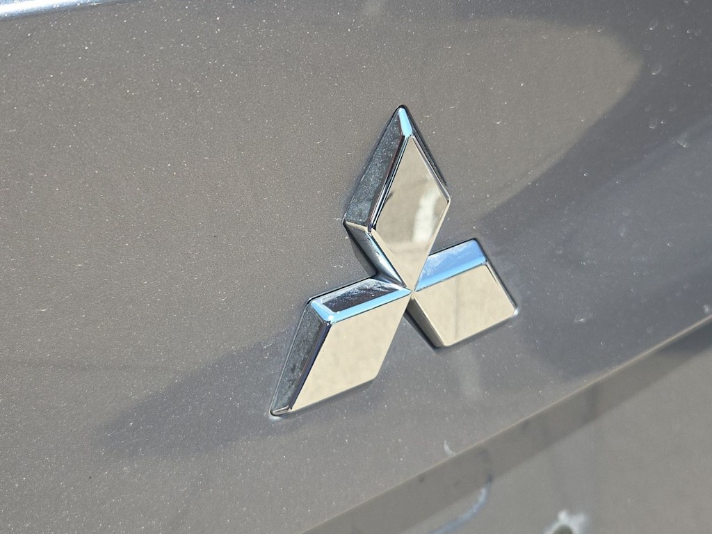 Thumbnail: 2022 Mitsubishi Outlander - 7