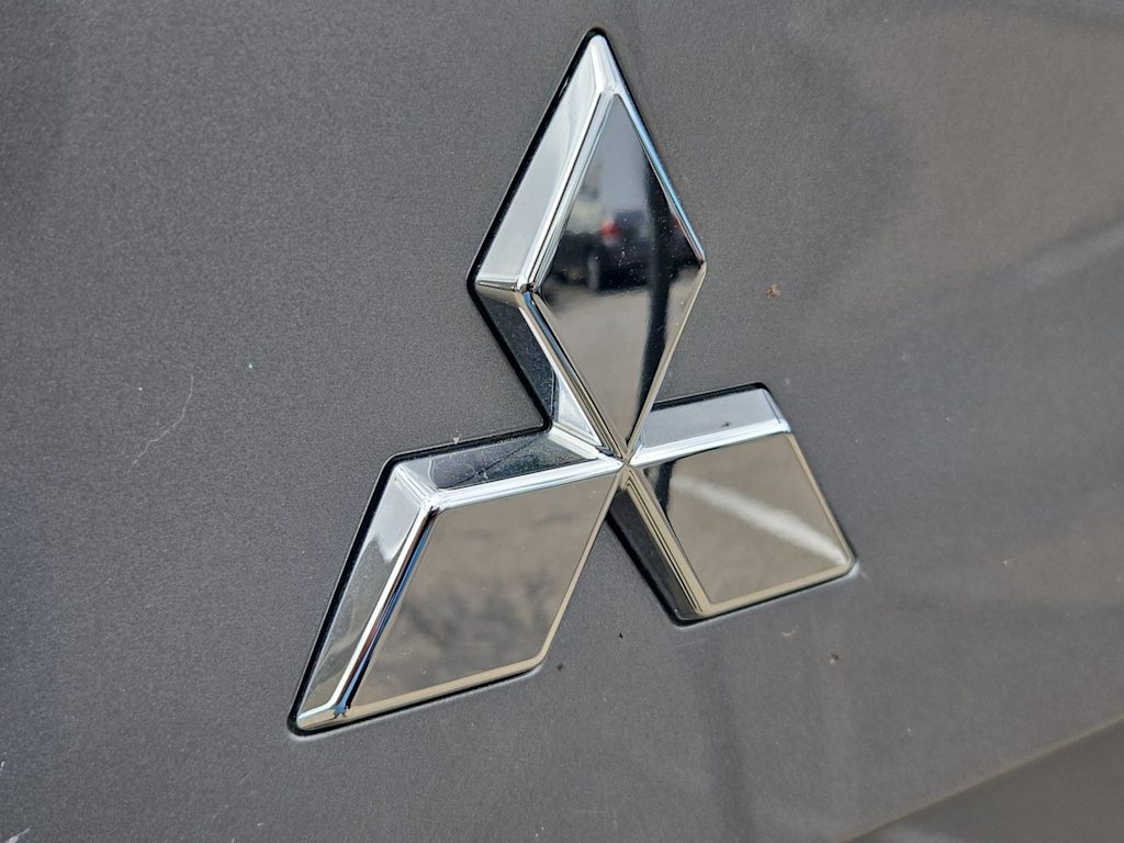 Thumbnail: 2024 Mitsubishi Outlander - 17