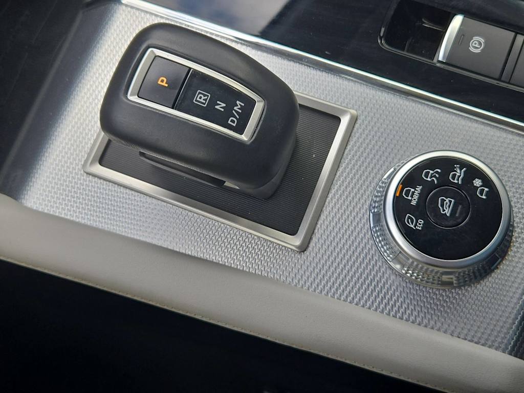 Thumbnail: 2024 Mitsubishi Outlander - 34