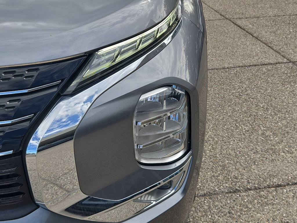 Thumbnail: 2024 Mitsubishi Outlander - 23